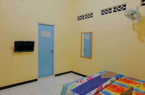 Pacitan Hotel | SPOT ON 1976 Hamana Beach Inn