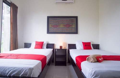 Pulau Maitara House | RedDoorz Syariah near Ngade Lake