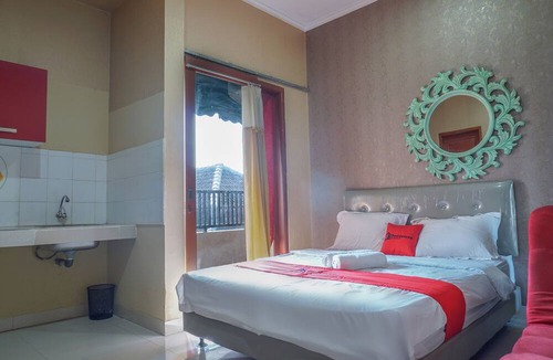 Cipete Utara Hotel | Residences by RedDoorz near Kemang Square