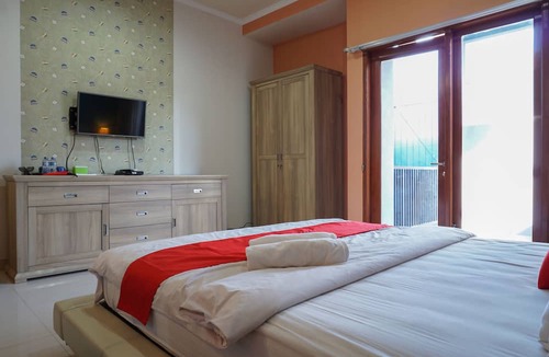 Cipete Utara Hotel | Residences by RedDoorz near Kemang Square