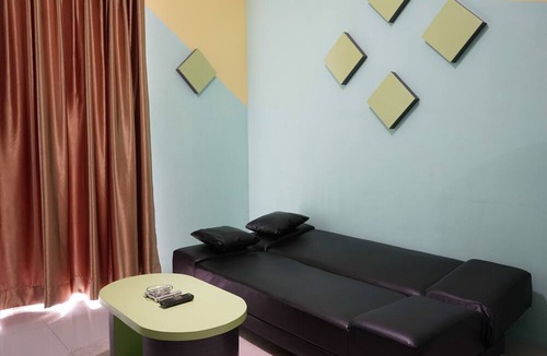 Chinatown Apartment | Elegant and Comfy 1BR Green Central City Apartment
