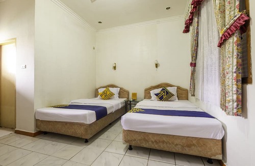 Pelabuhan Ratu Hotel | SPOT ON 1896 Hotel Mahkota Pantai