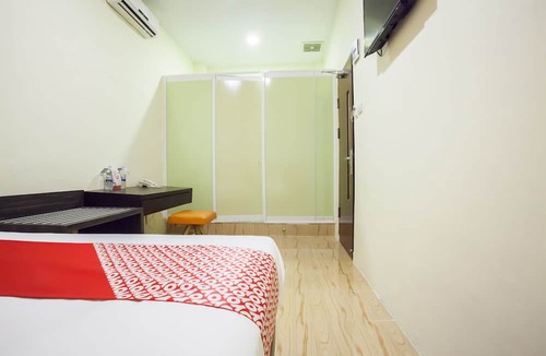 Medan Hotel | OYO 2361 Hotel Winston