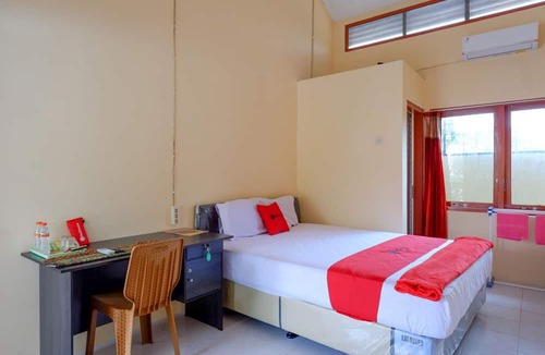 Banyumas House | RedDoorz Syariah near Alun Alun Purwokerto