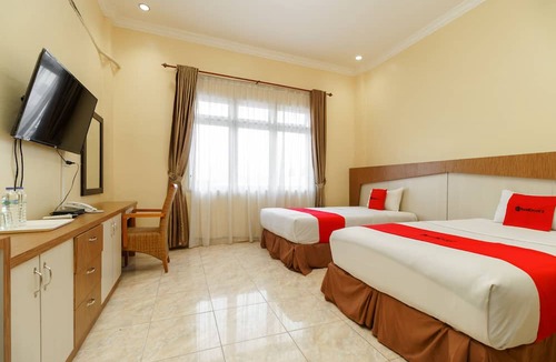 Lubuklinggau Hotel | RedDoorz Plus @ Hotel Sempurna Watervang Lubuk Linggau