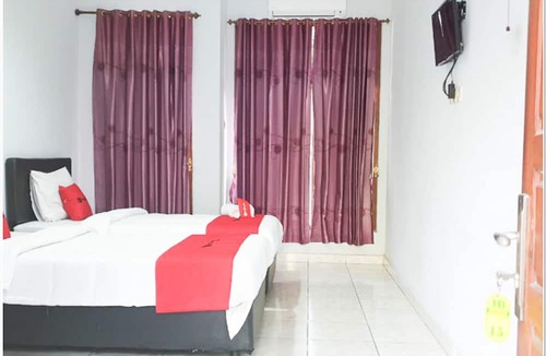 Bojonegoro House | RedDoorz near Bojonegoro Train Station