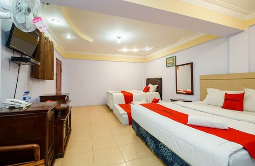 Parapat House | RedDoorz @ Parapat