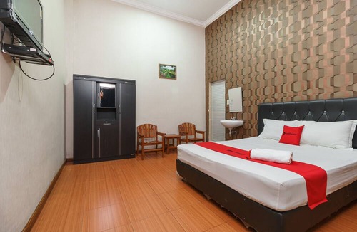 Parapat Hotel | RedDoorz near Danau Toba Parapat