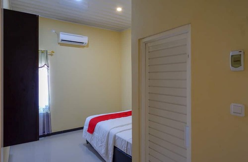 Pati House | RedDoorz near Alun Alun Pati