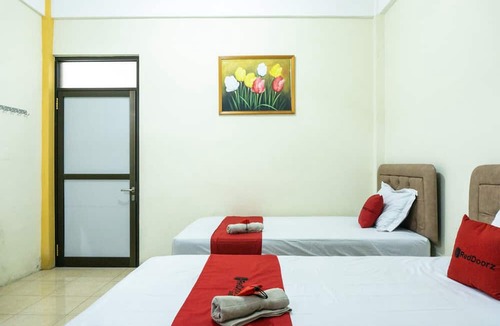 Ende House | RedDoorz @ Gatot Subroto Ende