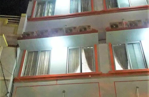 Padang House | Wisma Rumah KIta
