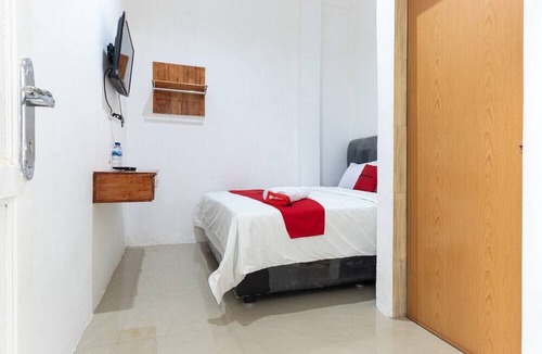 Medan Hotel | RedDoorz @ Medan Johor