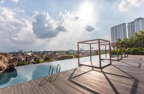 Pekayon Jaya Hotel | RedLiving Apartemen Grand Kamala Lagoon - Kita Pro Tower Barclay North