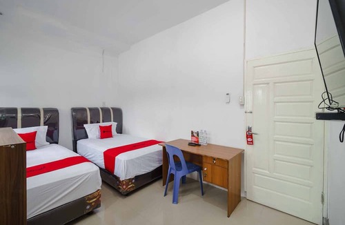 Kisaran Timur Hotel | RedDoorz Syariah near Stasiun Kereta Api Kisaran