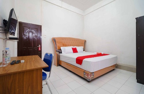Kisaran Timur Hotel | RedDoorz Syariah near Stasiun Kereta Api Kisaran