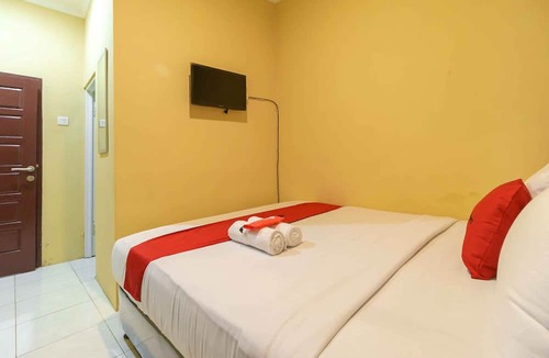 Bukittinggi Hotel | RedDoorz Syariah near Jam Gadang Bukittinggi 2