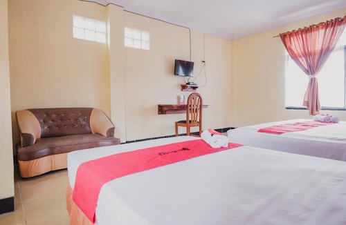 Gunung Sugih Hotel | RedDoorz Syariah near Kebun Raya Liwa