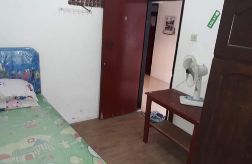 Gubeng House | Homestay Mas Arjuna - Female Only