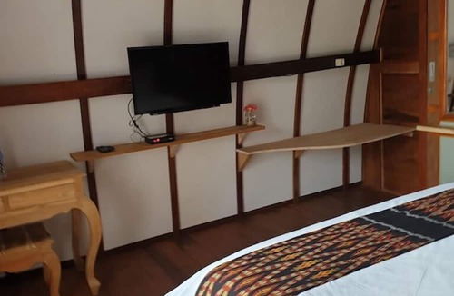Tambolaka Bed & Breakfast | Mario Hotel and Cafe