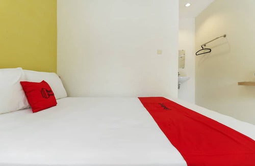 Surakarta House | RedDoorz Plus @ Slamet Riyadi