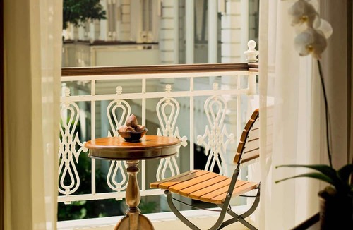 Central Yogyakarta Hotel | The Phoenix Hotel Yogyakarta - Handwritten Collection