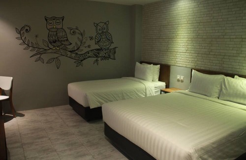 Surabaya Cabin | Nite & Day Surabaya - Kedungdoro