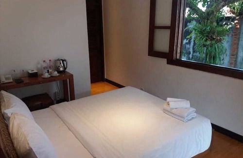Colomadu House | Villa Aquin