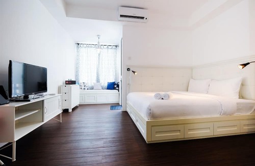 Jatinegara Apartment | Minimalist Studio at Bassura City Apartment By Travelio