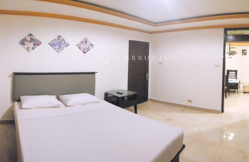 Menteng Hotel | Jambrut Inn