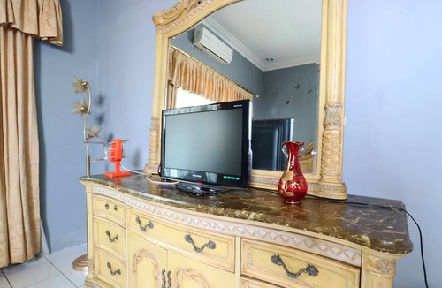 East Jakarta House | Villa Sri Manganti