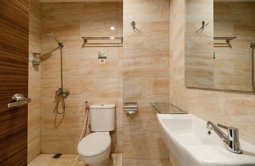 Bangka Hotel | RedDoorz Plus near Lippo Mall Kemang 2