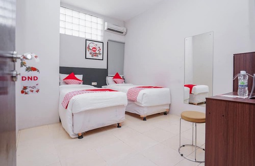 Gubeng Hotel | Capital O 1086 2oscar