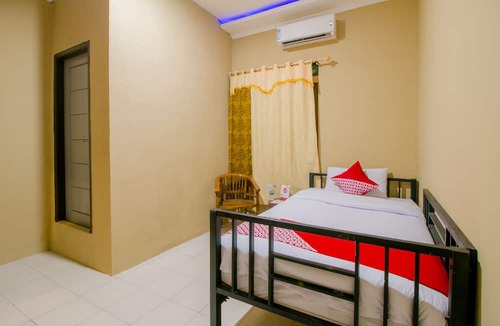 Cikakak Hotel | OYO 867 Bettah Coba Homestay
