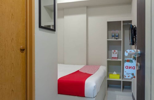 Tangerang House | OYO 737 Kamar Keluarga Mahkota 8