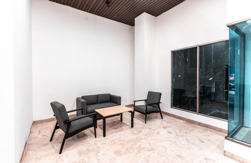 Menteng Hotel | Super OYO Townhouse 1 Hotel Salemba