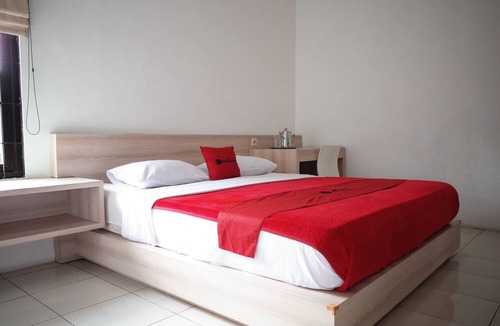 Sukabumi House | RedDoorz near Alun-alun Kota Sukabumi