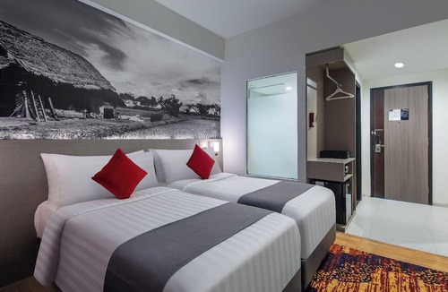 Waru Hotel | NEO+ Waru Sidoarjo by Aston