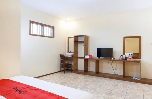 Wonorejo Hotel | RedDoorz near Baluran National Park