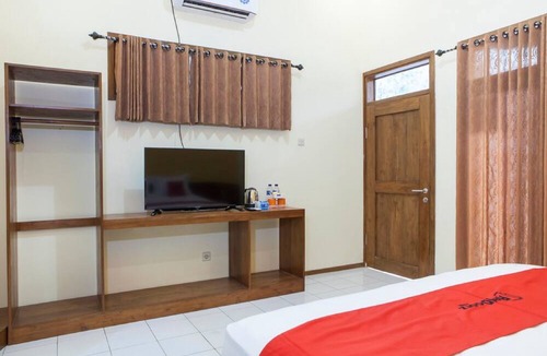 Wonorejo Hotel | RedDoorz near Baluran National Park