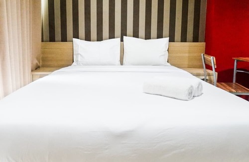 Siwalankerto Apartment | Spacious Studio Room at The Square Apartment