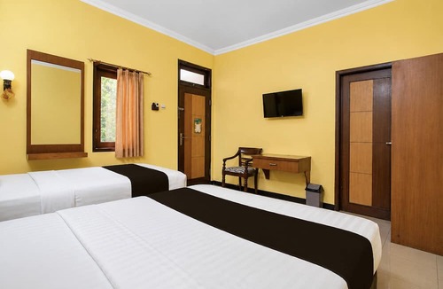 Prawirotaman Hotel | OYO 512 Ndalem Mantrijeron Hotel