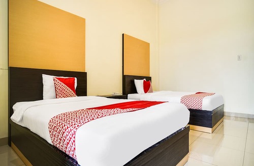 Siborongborong Hotel | Capital O 540 Esther Hotel