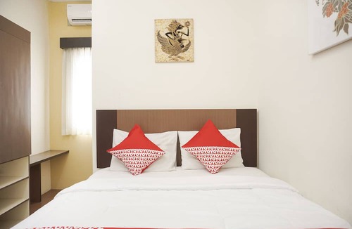 Pogung Lor Hotel | OYO 441 Namira Hotel Syariah