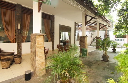 Purwakarta Bed & Breakfast | Grand Ciwareng Inn