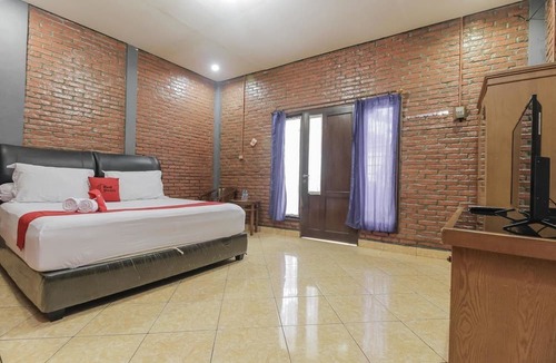 Ragunan House | RedDoorz Plus @ Ampera Raya