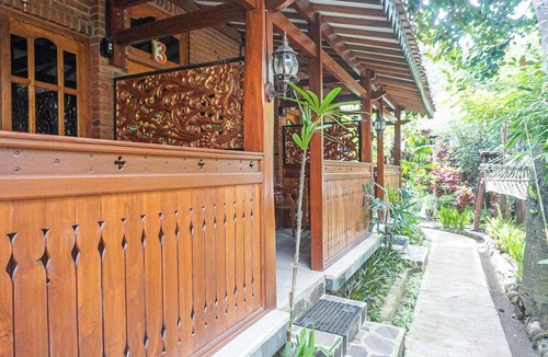 Sumberagung Bed & Breakfast | Wisma Pulau Merah