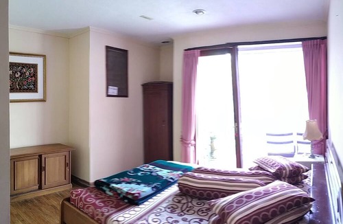 Cipanas Villa | Villa Lot 5 Lake View for 30 pax