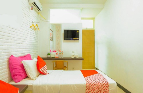 Ngaglik Hotel | OYO 354 32 Guest House