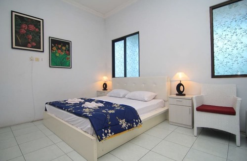 Lamongan Bed & Breakfast | Hotel Boegenviel Syariah
