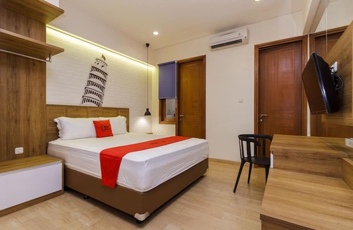 Ciputat Hotel | RedDoorz Plus @ CBD Bintaro